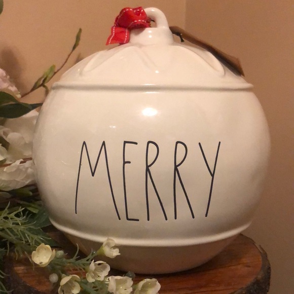 NEW LARGE 9" TALL CERAMIC RAE DUNN CHRISTMAS DECOR TABLETOP ORNAMENT "MERRY - Picture 1 of 4